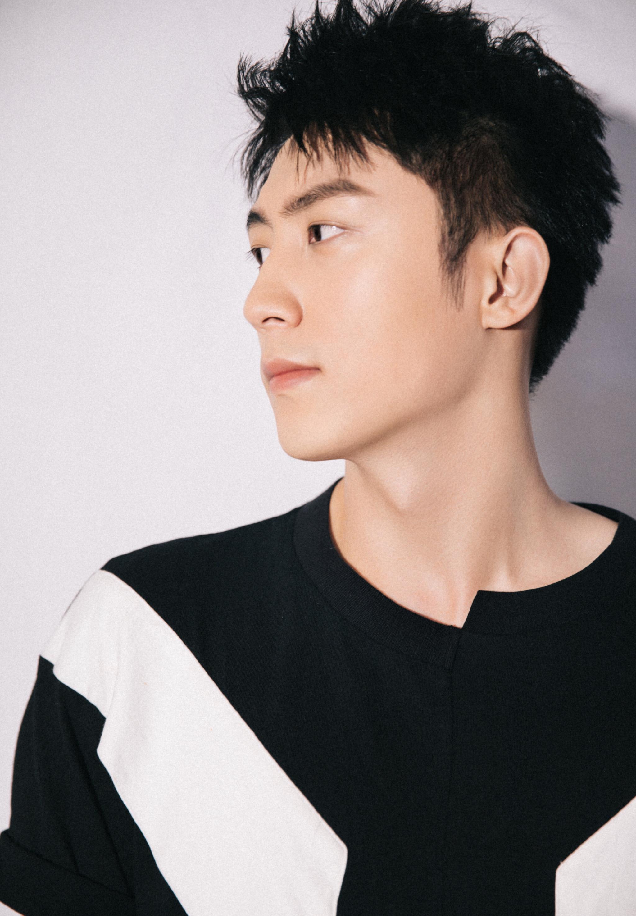 天浩盛世,阳光倾城,芒果娱乐联合出品,陈凯歌监制,陈飞宏导演,, 主演