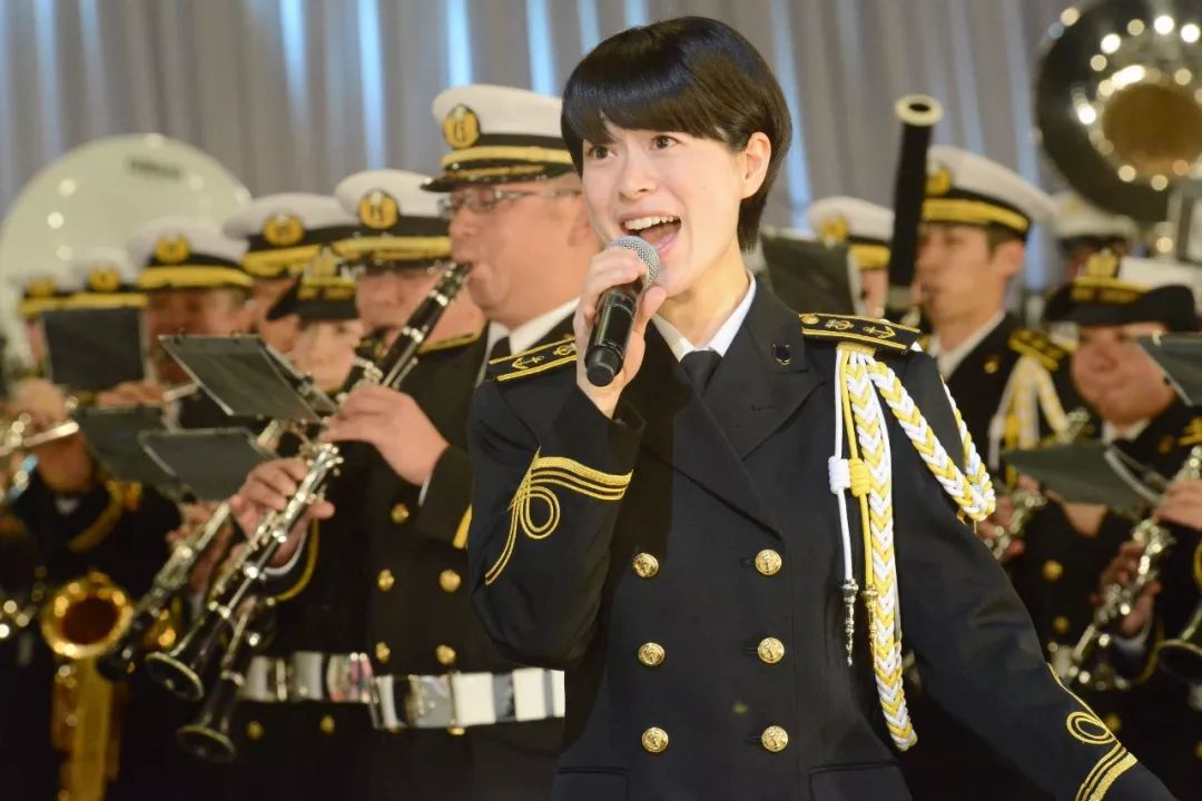 这国文工团女兵,被认为是军队的最强软实力!