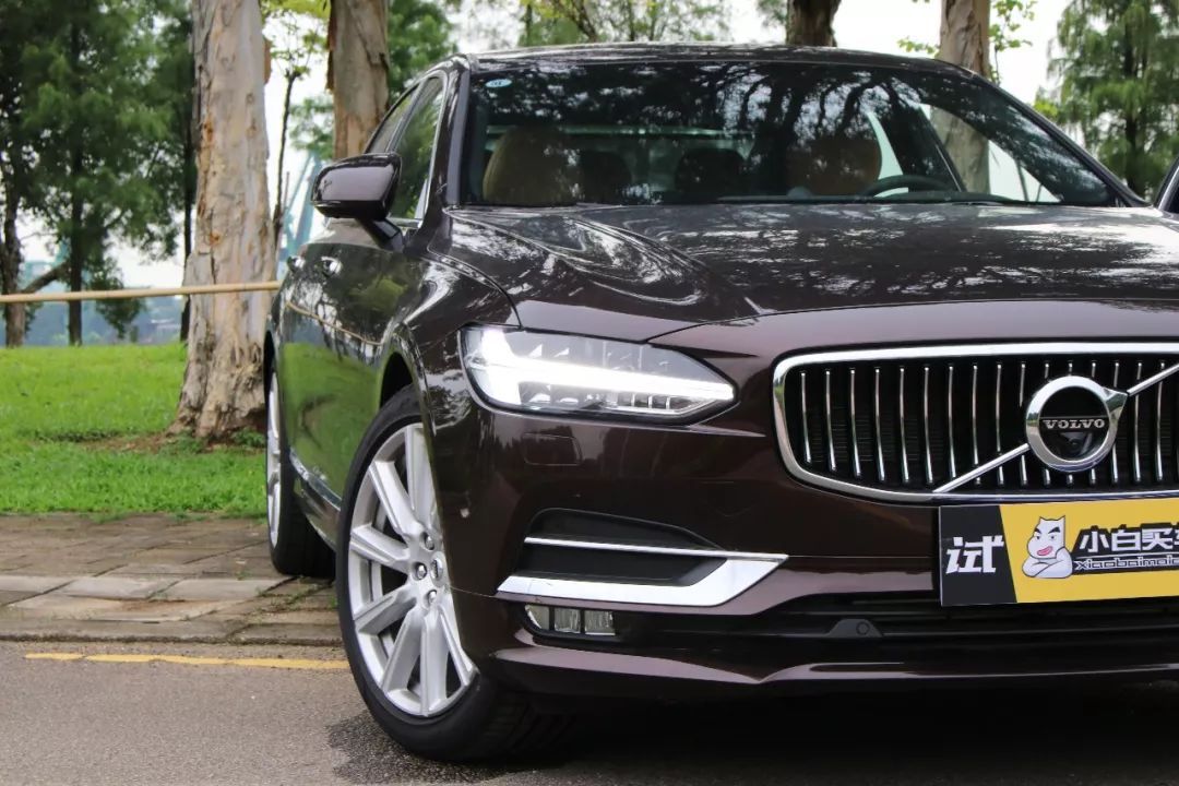 这台顶级安全的豪车只要30万,比c级3系还大一圈,开起来如何