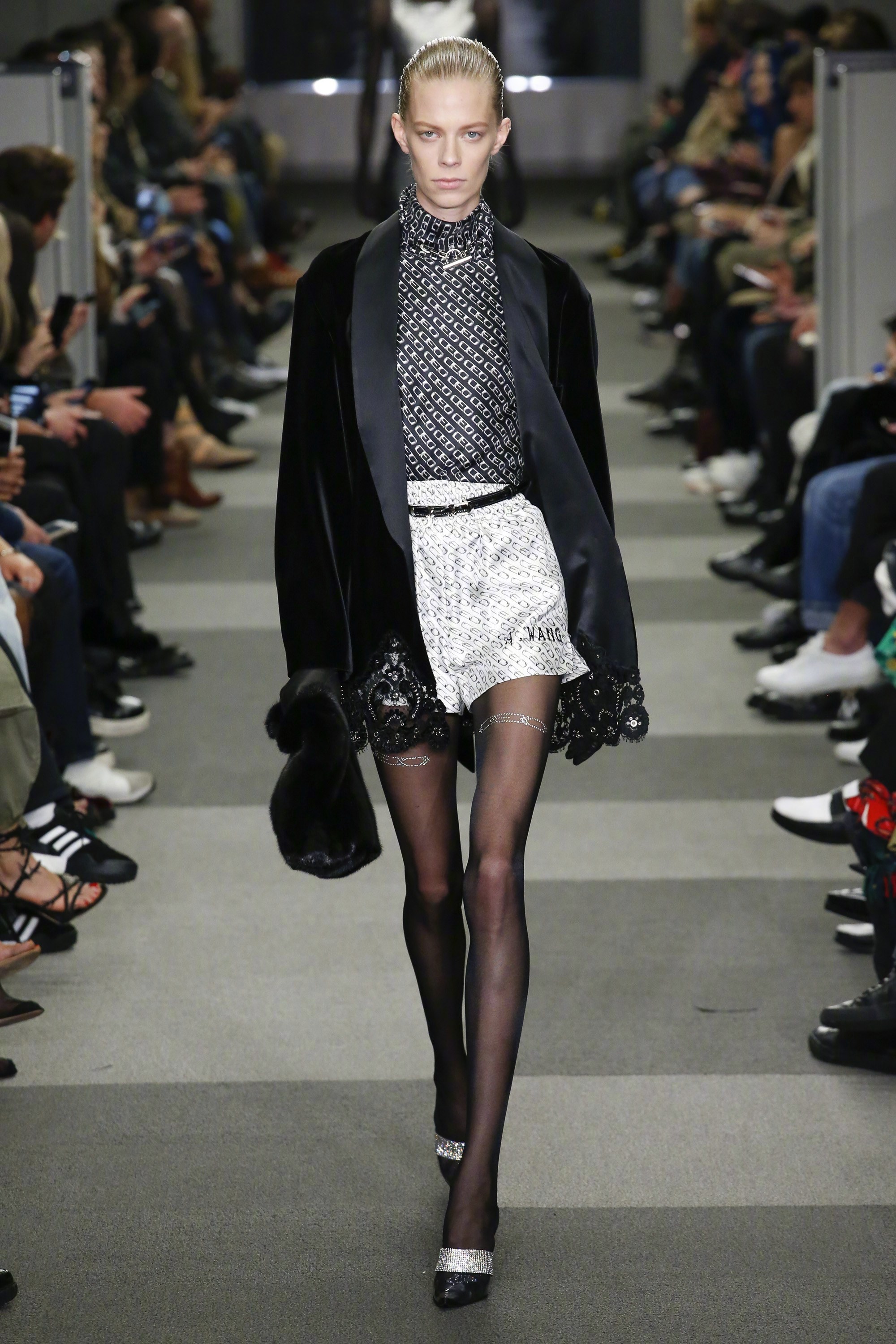 当地时间6月4日,出席cfda时尚奖颁奖典礼的_新浪看点