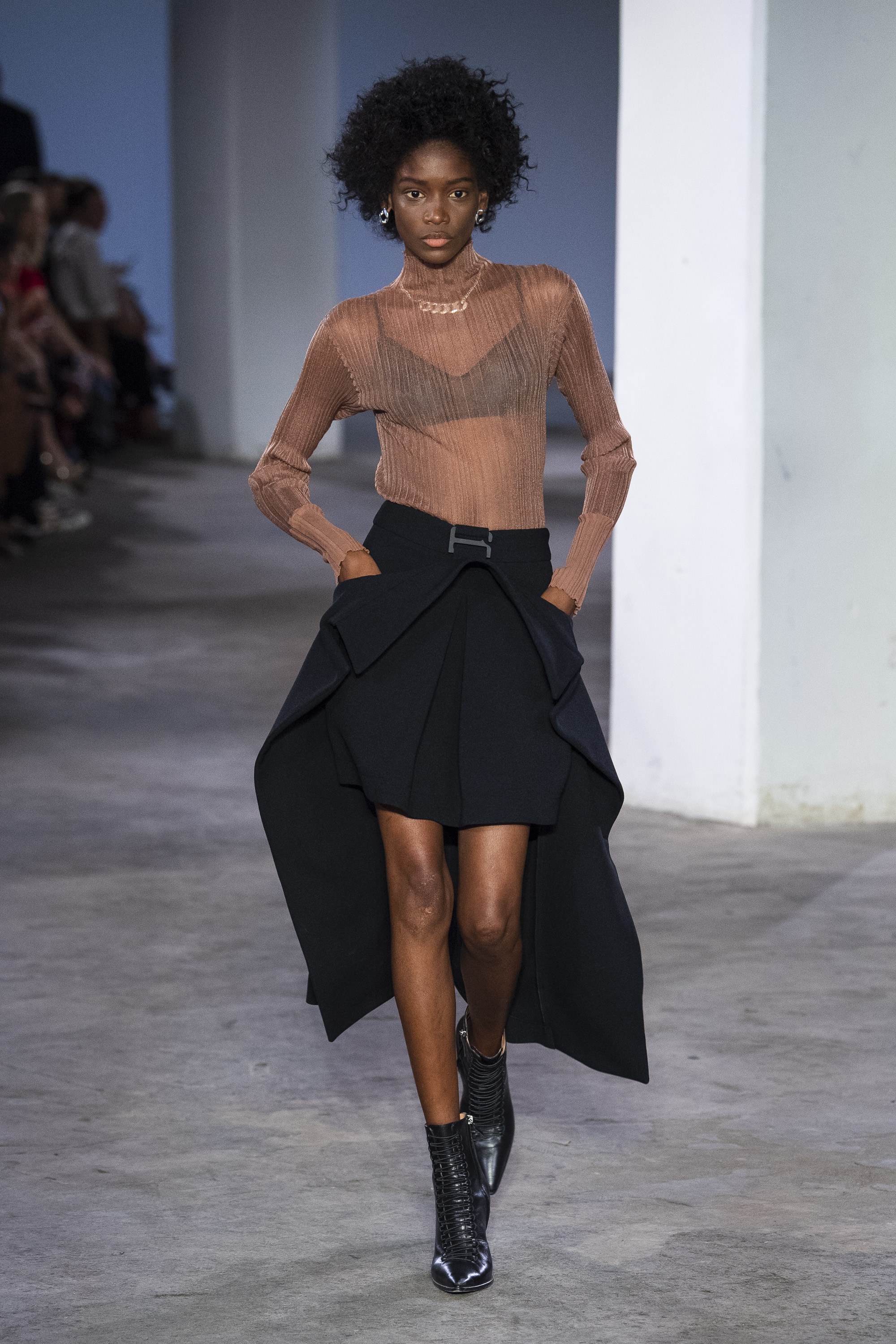 dion lee_新浪新闻