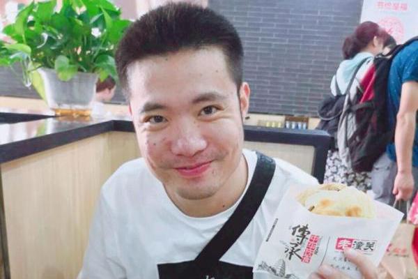 斗鱼大司马停播一天晒自拍却引粉丝热议美颜都拯救不了你