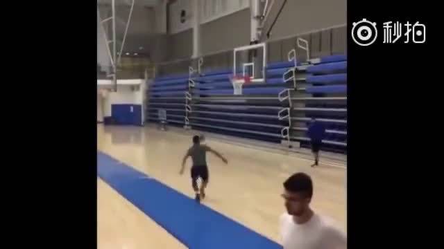 科比季后赛生涯最高分,06年对阵太阳的50分集