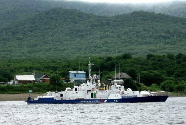 越来越多的中外游客来到乌苏镇,观日出,看雪景,访哨所,抚远市在哨所以