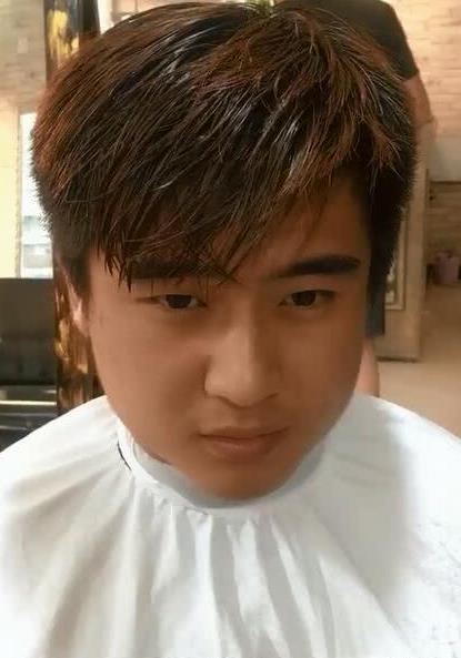 又胖又土的小伙想换个新发型新造型让他秒变男神