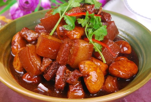 五花肉新吃法,不用炒糖色,不用一滴油,比红烧肉好吃