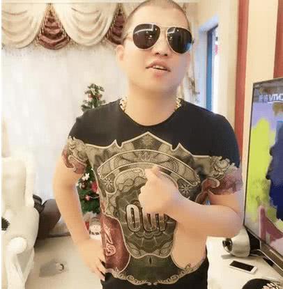 快手首富变首负!二驴要赔款3000万,粉丝:有2大网红比他还惨!