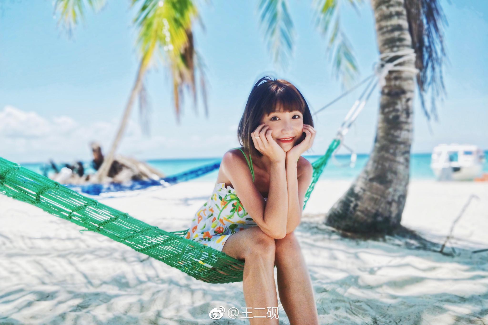 沙巴的囤货美人鱼岛水很清,沙很细,96有点少我已经晒成棕色,婧哥