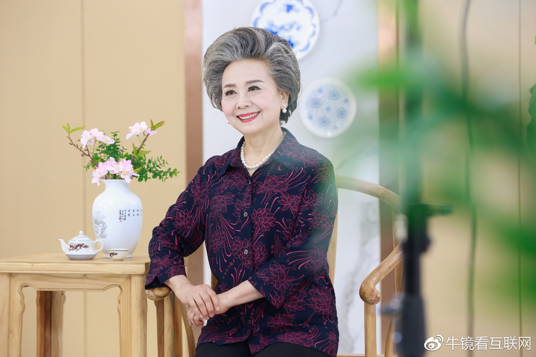 老年女性也是受关注的对象,在阿里巴巴电商平台上,71岁老奶奶同样能