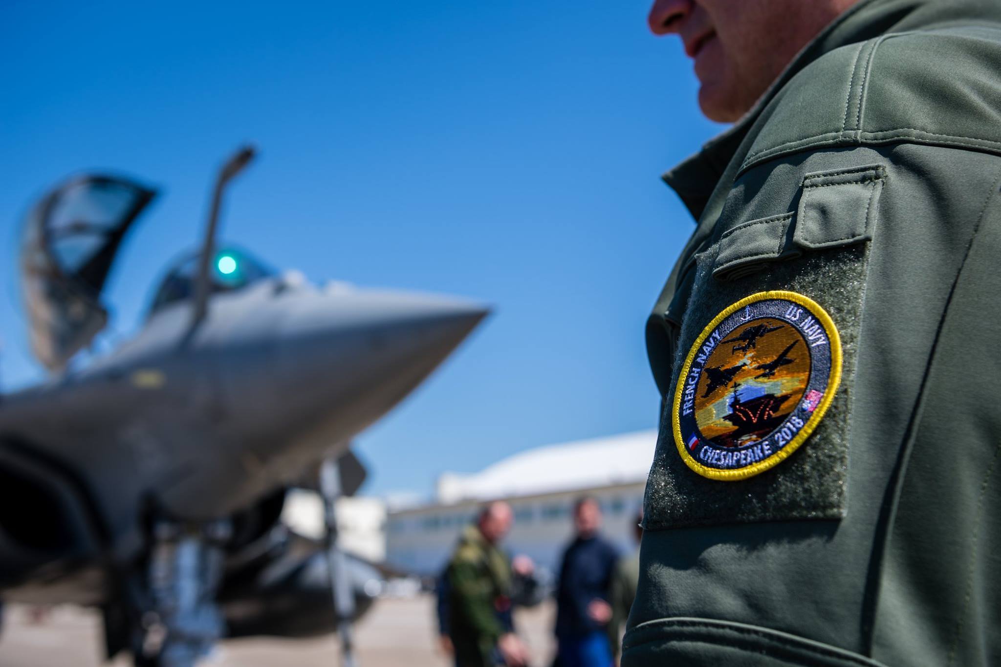 朗迪维肖的海军航空兵基地出发前往美国佛吉尼亚州的奥申纳海军航空站