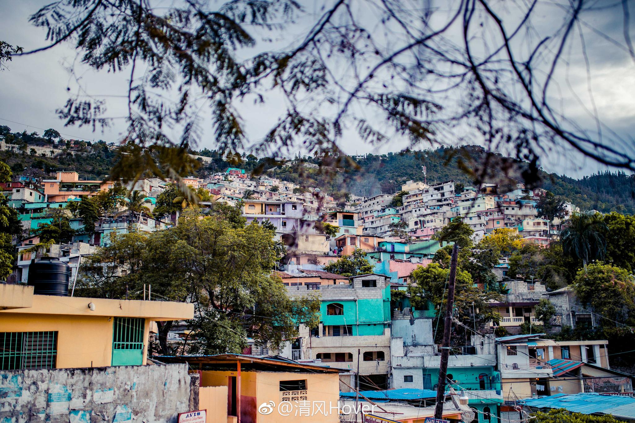 想在海地拍人文很难的