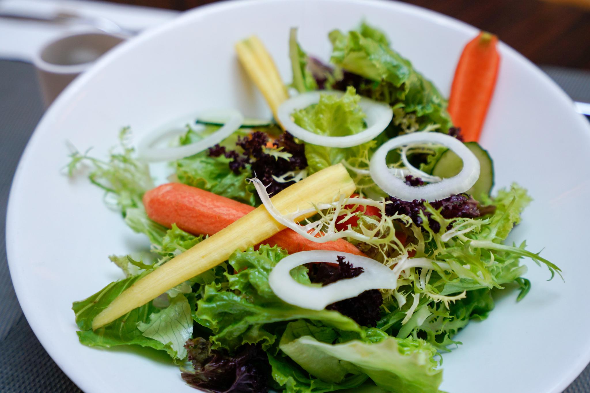 海鲜披萨搭配罗勒酱好吃么?外高桥这家西餐厅的画风很是小清新了