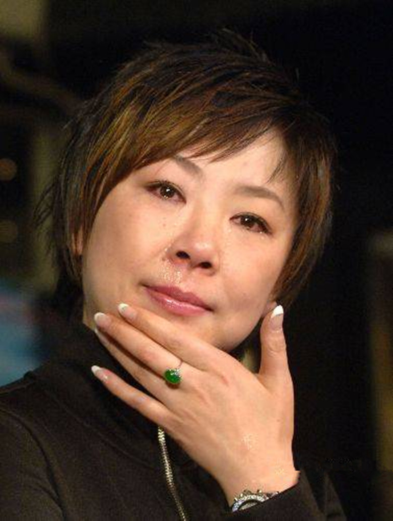 每个人都有不为人知的秘密,或许衡越的年龄就是秘密吧.