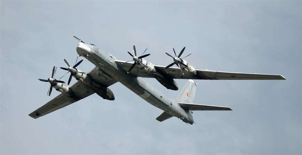 图为俄罗斯图95轰炸机