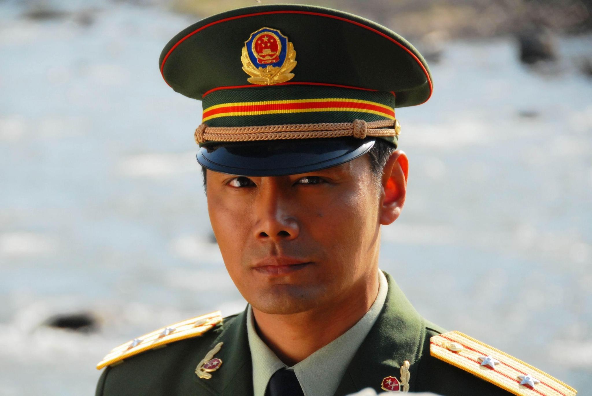 今后在大街上,特别是周末,可以看见兵哥哥了(不少军迷妹子又犯花痴了)