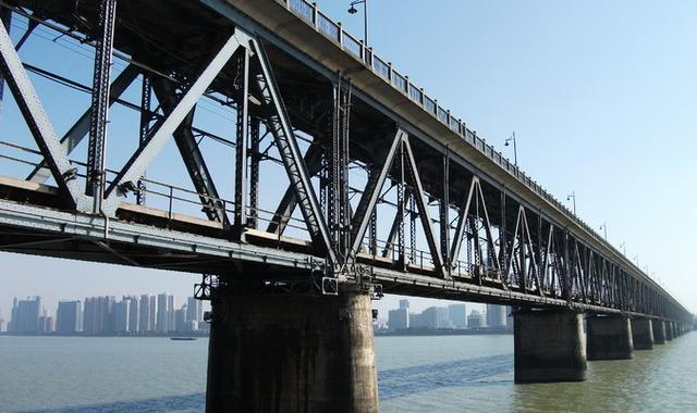 建成89天后又亲自炸毁|钱塘江大桥|茅以升|桥梁_新浪新闻