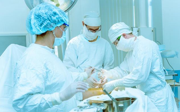 产房趣事:产妇害羞拒绝医生刮毛,医生冷面一句