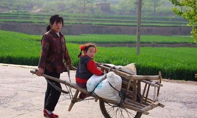这些农村老工具, 你家有么?|农村|碌碡|推车|风箱|工具_新浪新闻