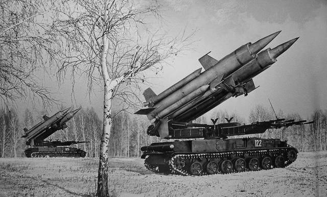 苏联巅峰时期军事有多强?和同期美国比起来呢?谁更强大?