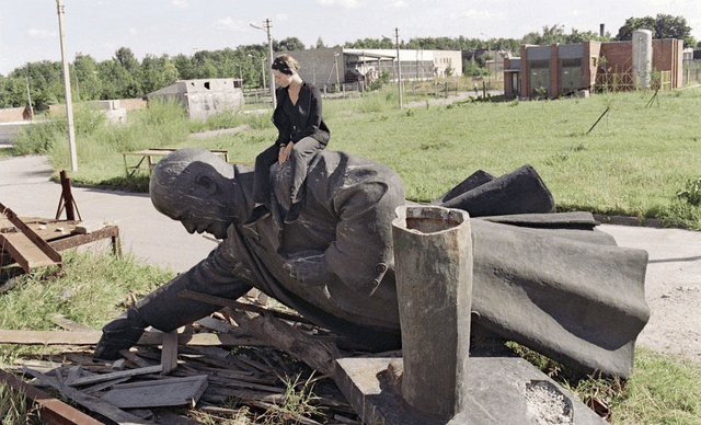 苏联解体后的珍贵照片百姓饿死街头坦克潜艇成废铜烂铁