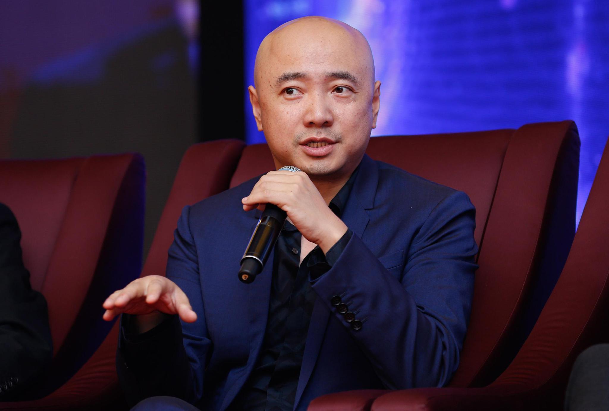 演员贡献票房前10,女演员仅一人,吴京25亿第5,第1是39岁的他!