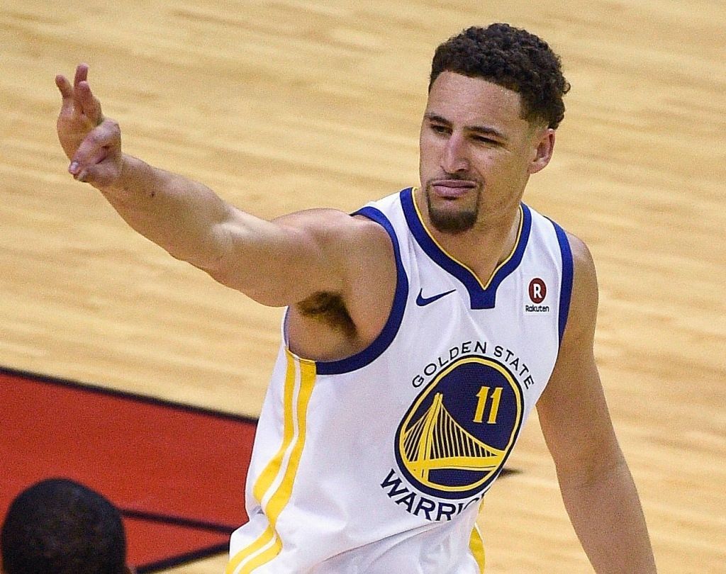 除遛狗,看报纸外汤普森还有新爱好,球迷:以后改叫汤大爷吧