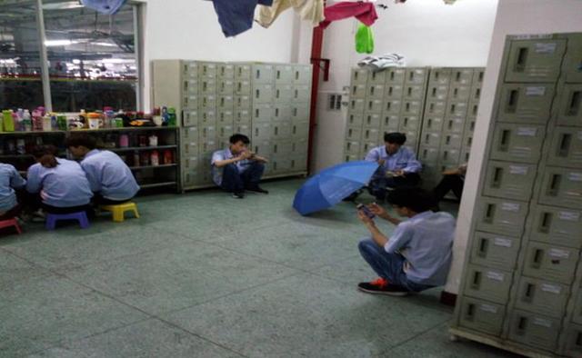 年轻人在工厂上了5年夜班,现在每天晚上十点睡觉,原因太现实