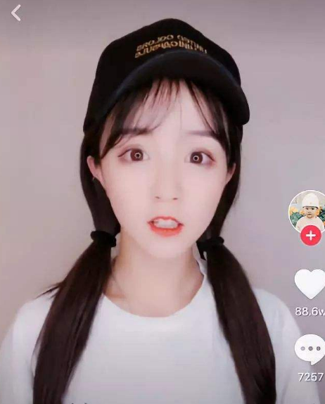 抖音莉哥商演,观众称呼"大婶",网友:不敢相信自己的"眼睛"