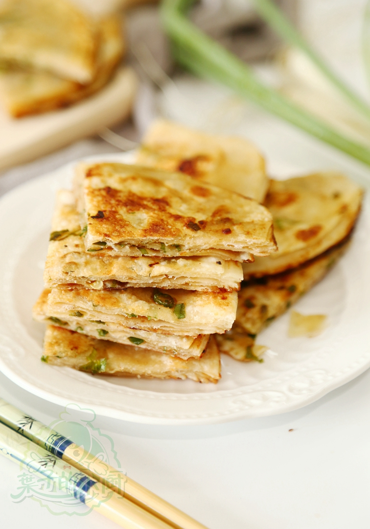 千层葱花饼,不揉面不醒面,10分钟上桌!这一招超级棒!