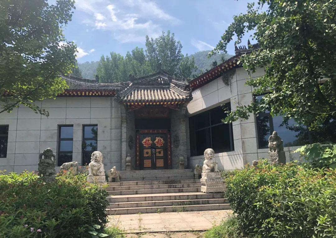 谁的?秦岭这处超级别墅,奢华到令人震惊!