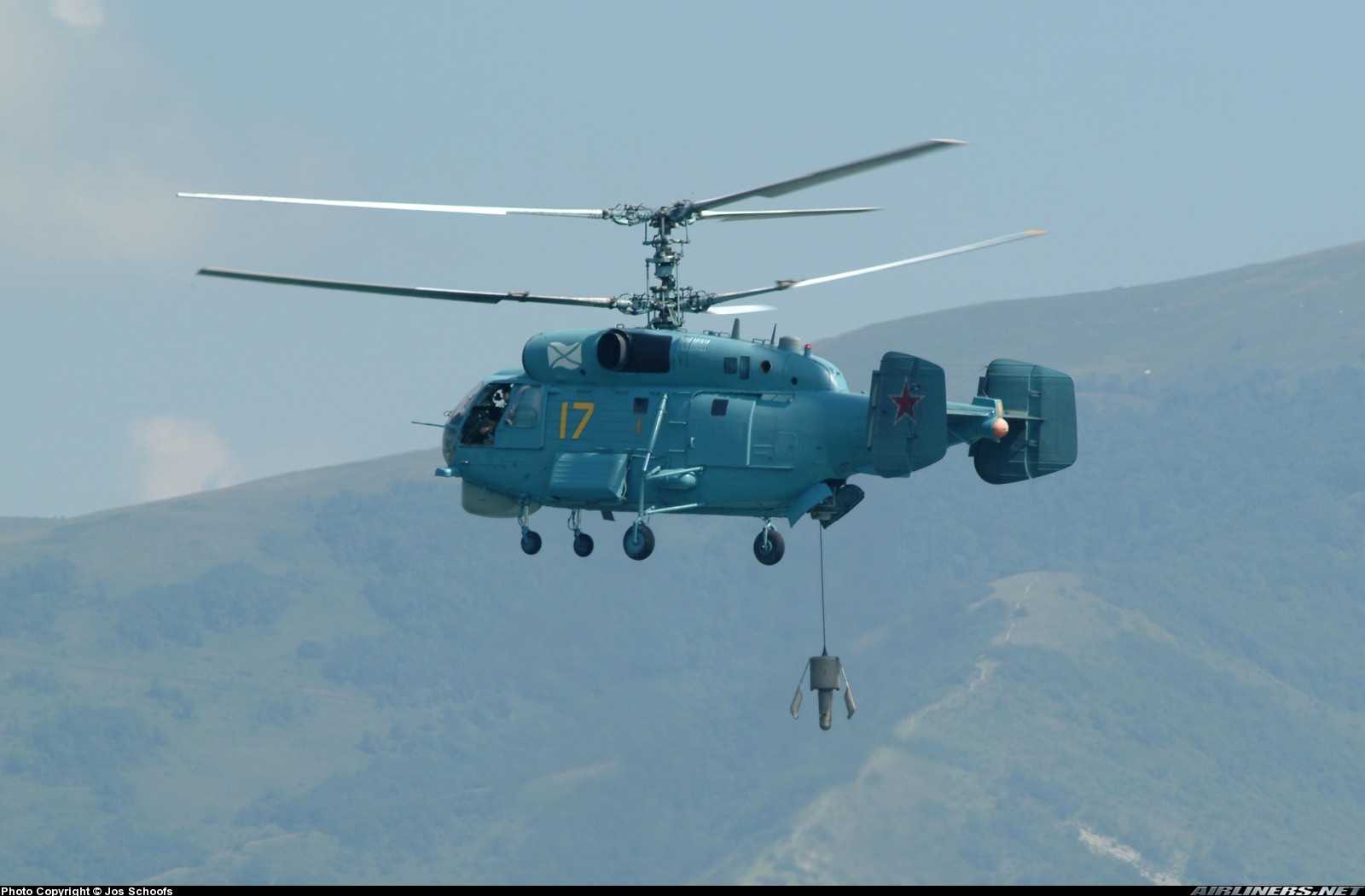 苏联,俄罗斯的卡27,卡-29,卡-32等绰号"蜗牛"的舰载直升机