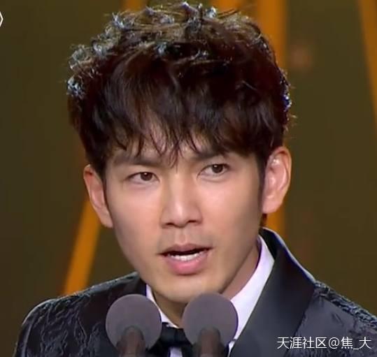 电视剧颁奖典礼无情的灯光下,这些明星都惨不忍睹|杨幂|钟汉良|鱼尾纹