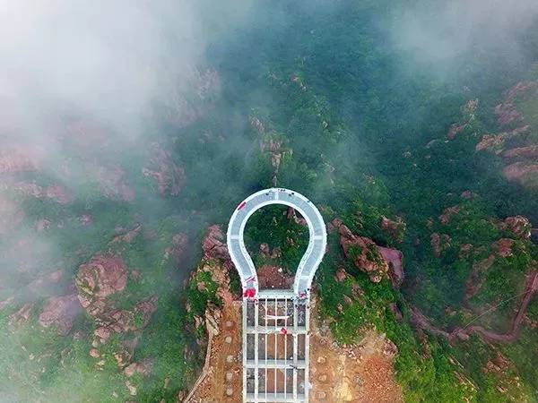 中国建成全球最长的悬空玻璃环廊,比科罗拉多大峡谷都刺激!