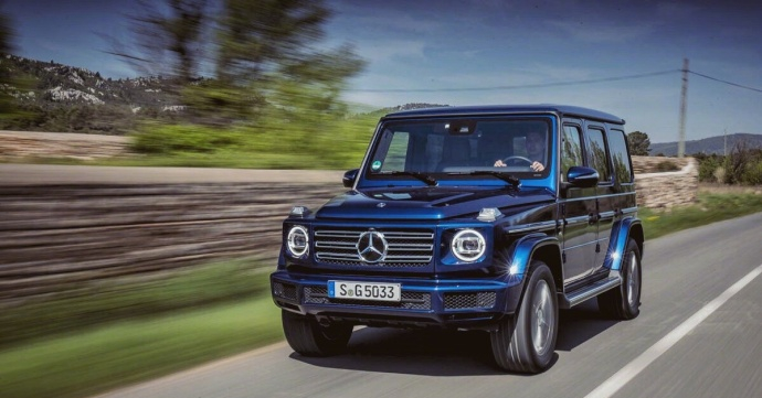 宝石蓝色的全新奔驰g级g500,网友:一般人基本买不起,信不信?