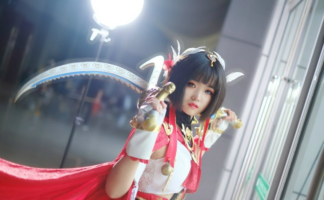 小姐姐cos燕云喵萝,对付你这个小贼,不过是一招而已