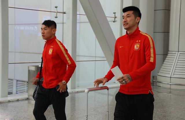 卡帅睡眠不太好平头哥一手势令重庆胆寒球迷看到郜飞机