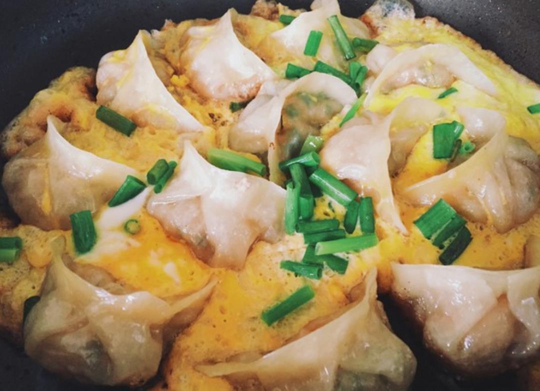 教你一招, 实现鸡蛋和煎饺的完美结合, 让早餐营养又美味