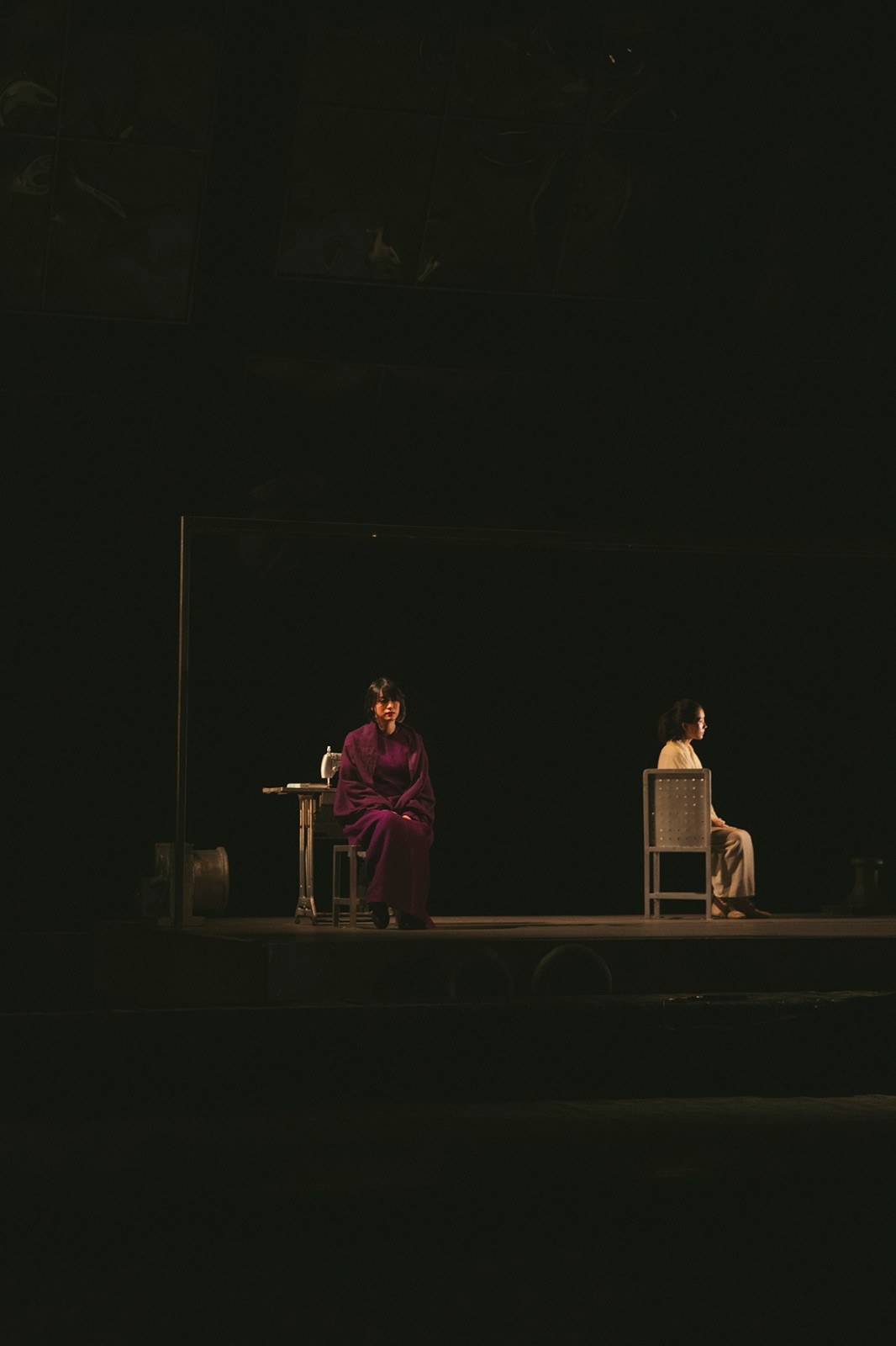 等待戈多》,目前正在北京保利剧院火热上演,自昨日起至24日将在舞台上