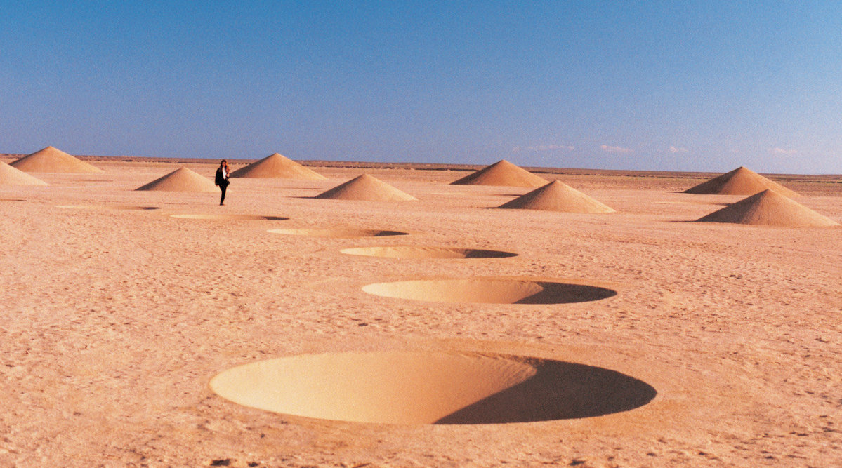 如果人类把"沙漠"挖空了,沙漠底下会出现什么?答案真猜不到