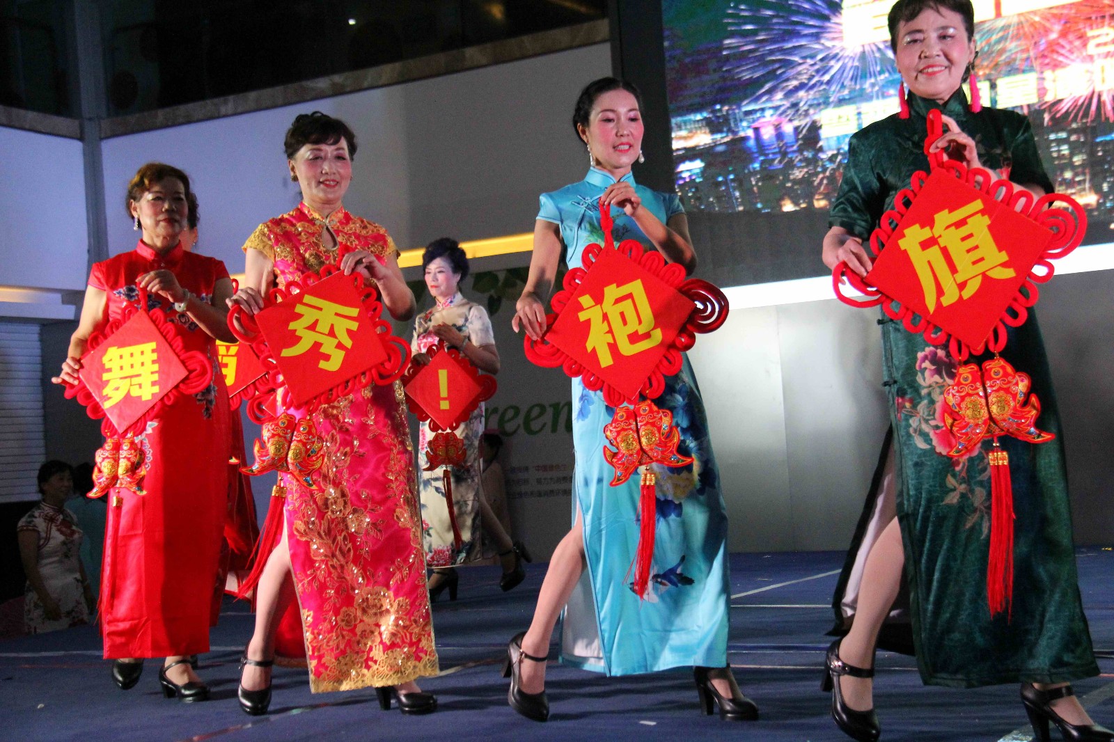 盘点功夫女人旗袍?功夫女人旗袍