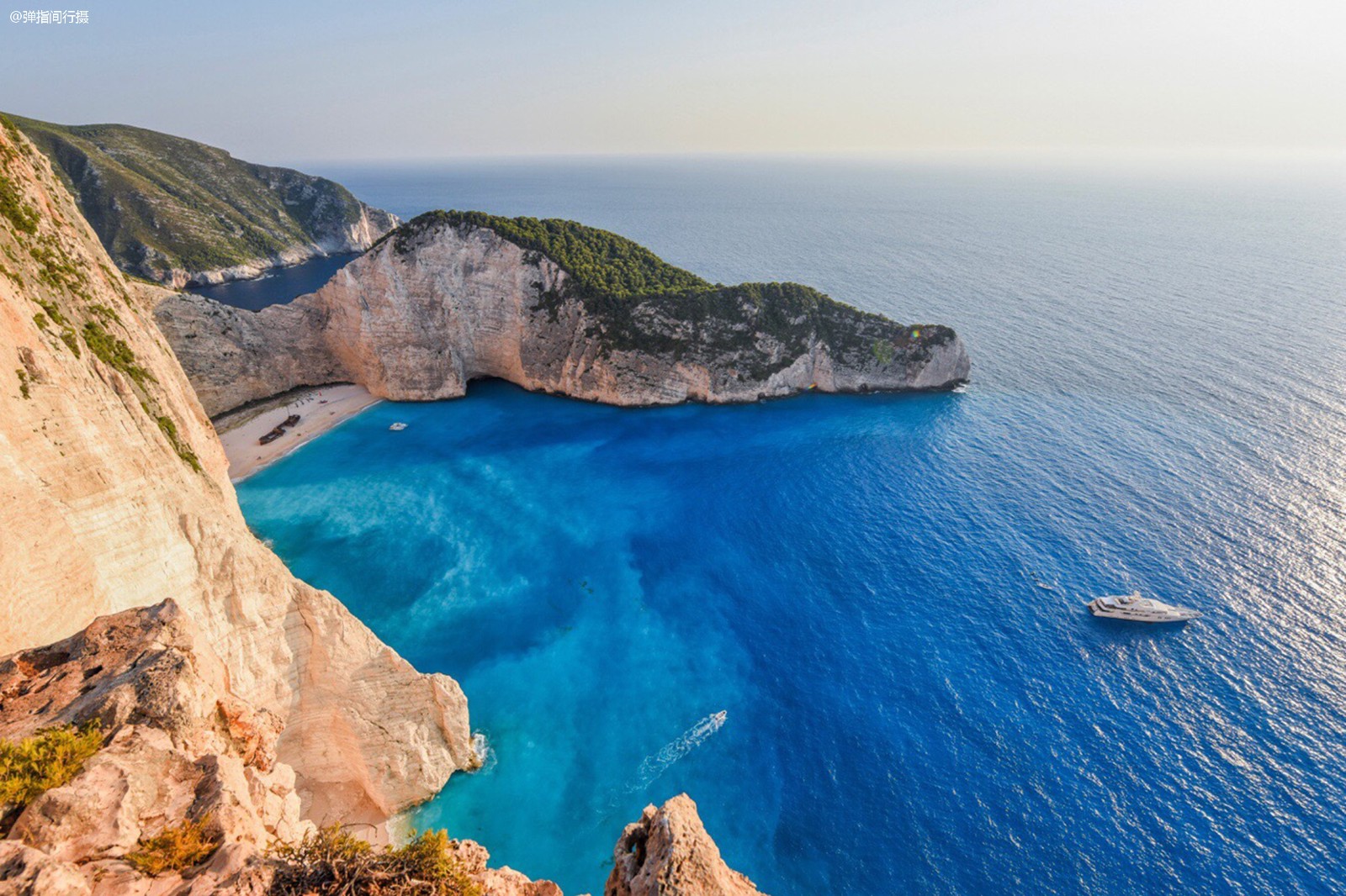 突发!希腊沉船湾游船倾覆,这里美景凶险并存,但生命比风景重要
