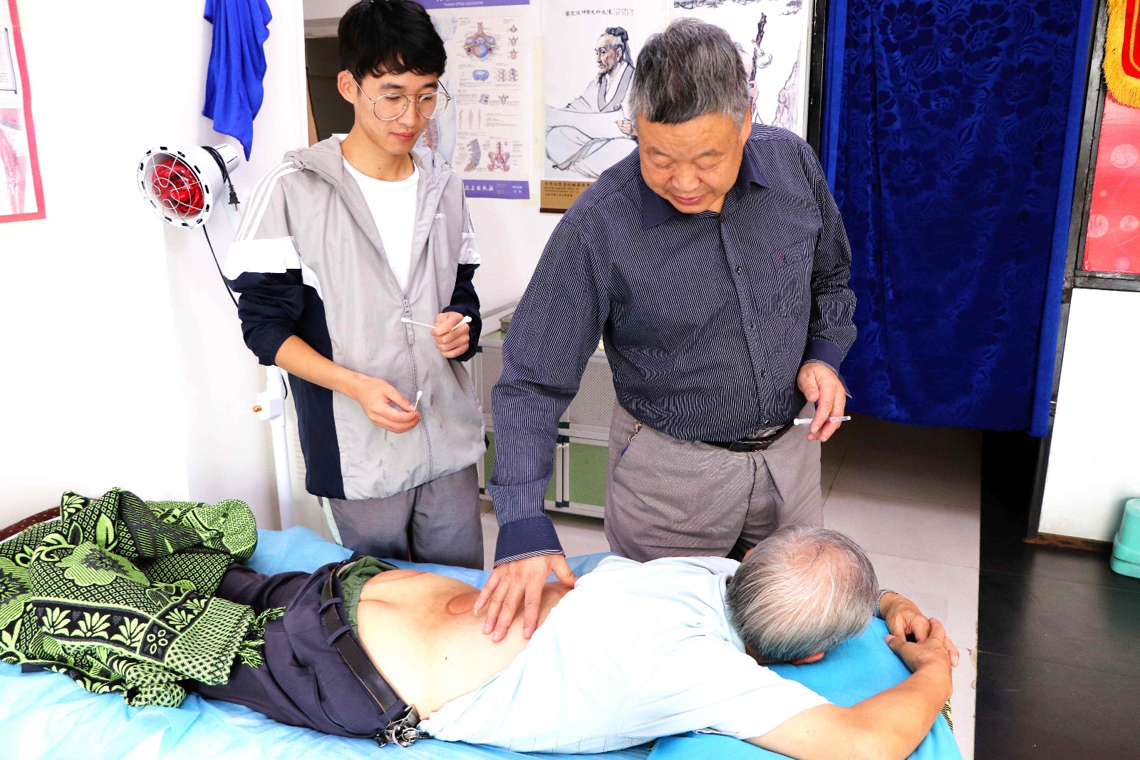 云南一中医独创风湿骨病新诊疗法：“五大绝招”治愈2千余患者