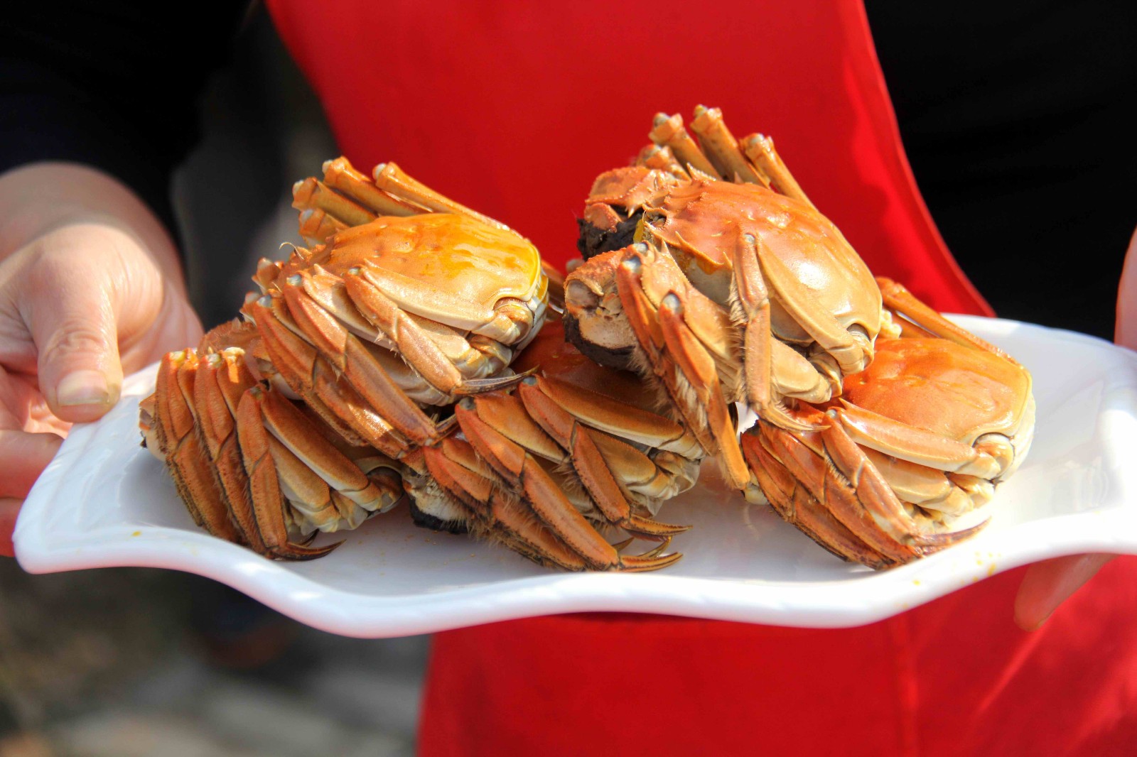 荻港螃蟹已经声名远扬,素有"八百里皖江第一蟹"的美誉.