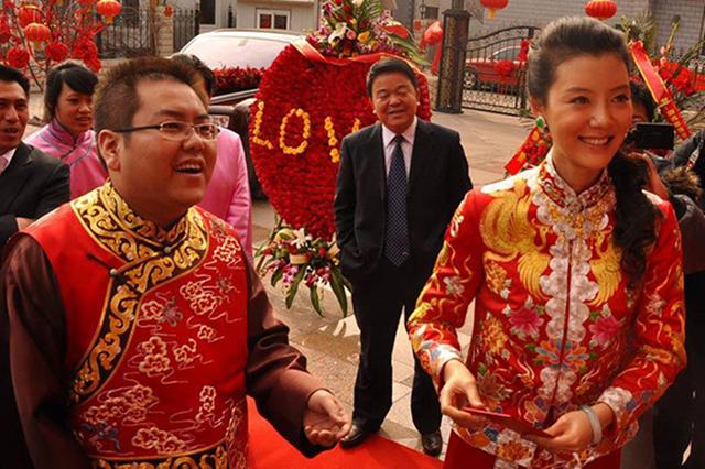 出道多年,一直不温不火的她,却曾因为一段婚姻备受网友关注