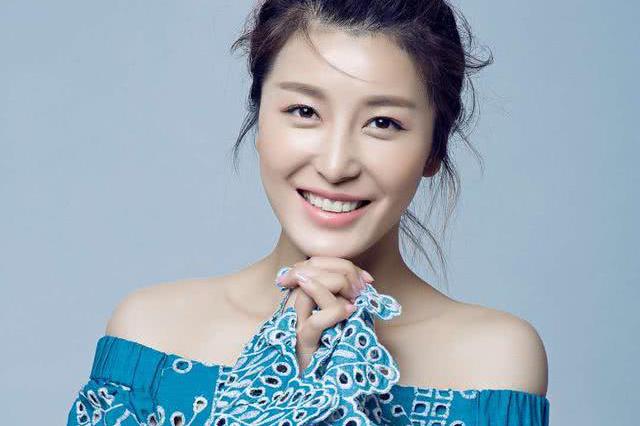 新生代歌手桂莹莹《从没忘记爱过你》受关注,王菲那英一致好评!