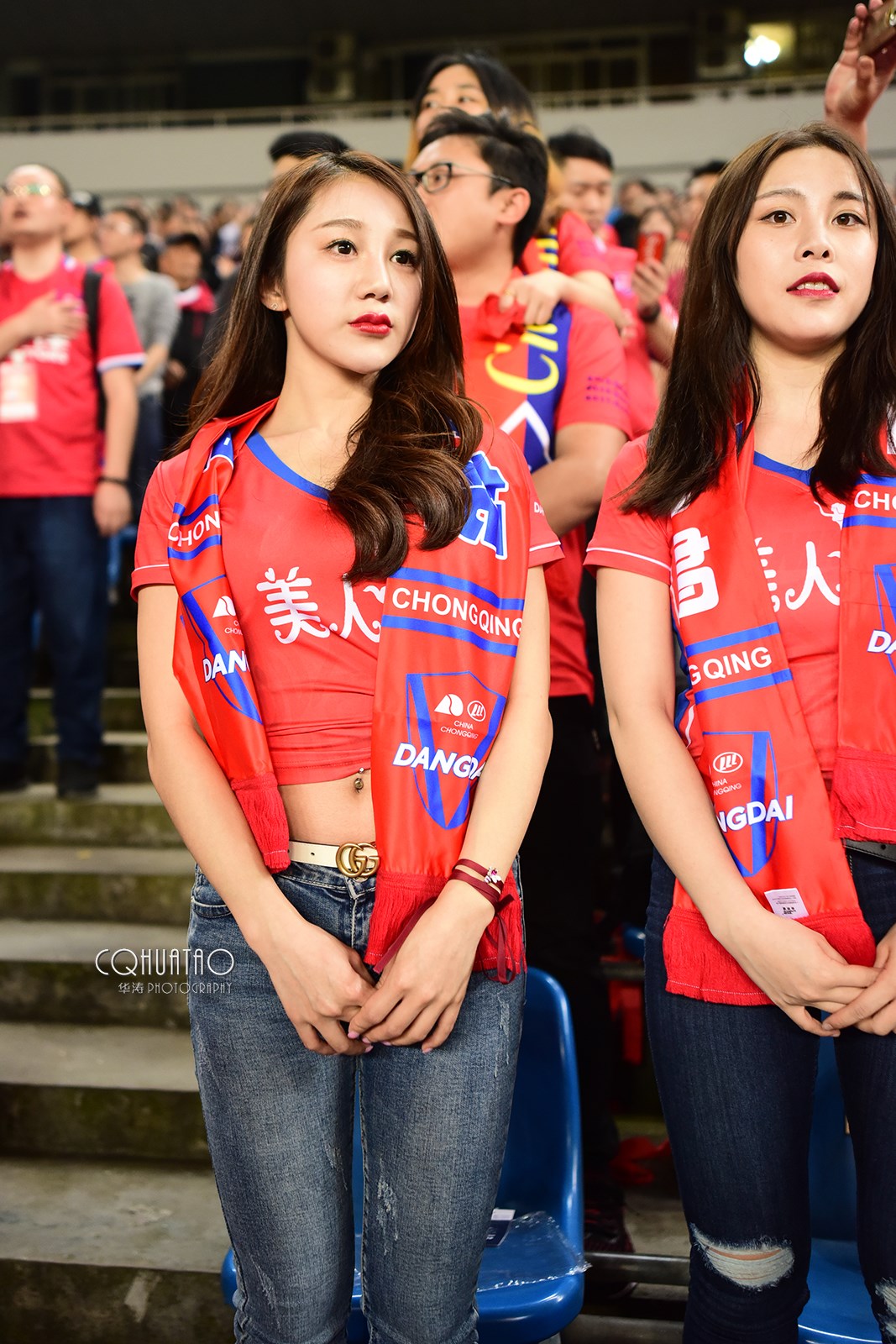 重庆斯威足球队的美女球迷专辑