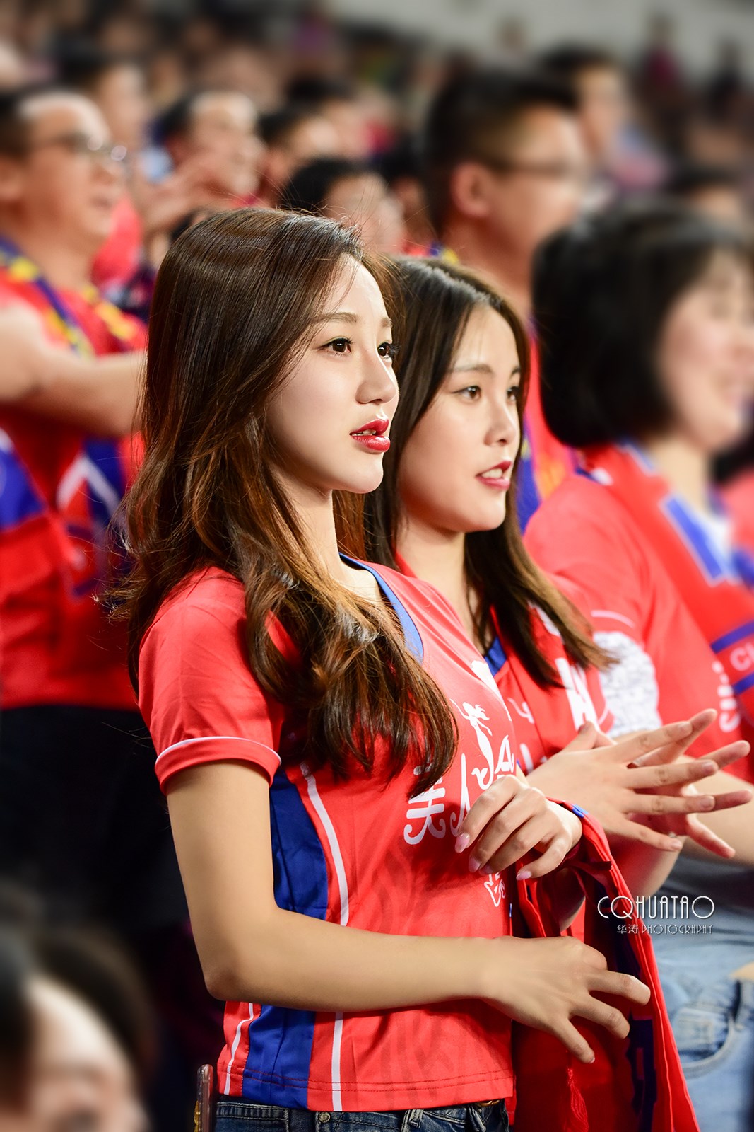 重庆斯威足球队的美女球迷专辑