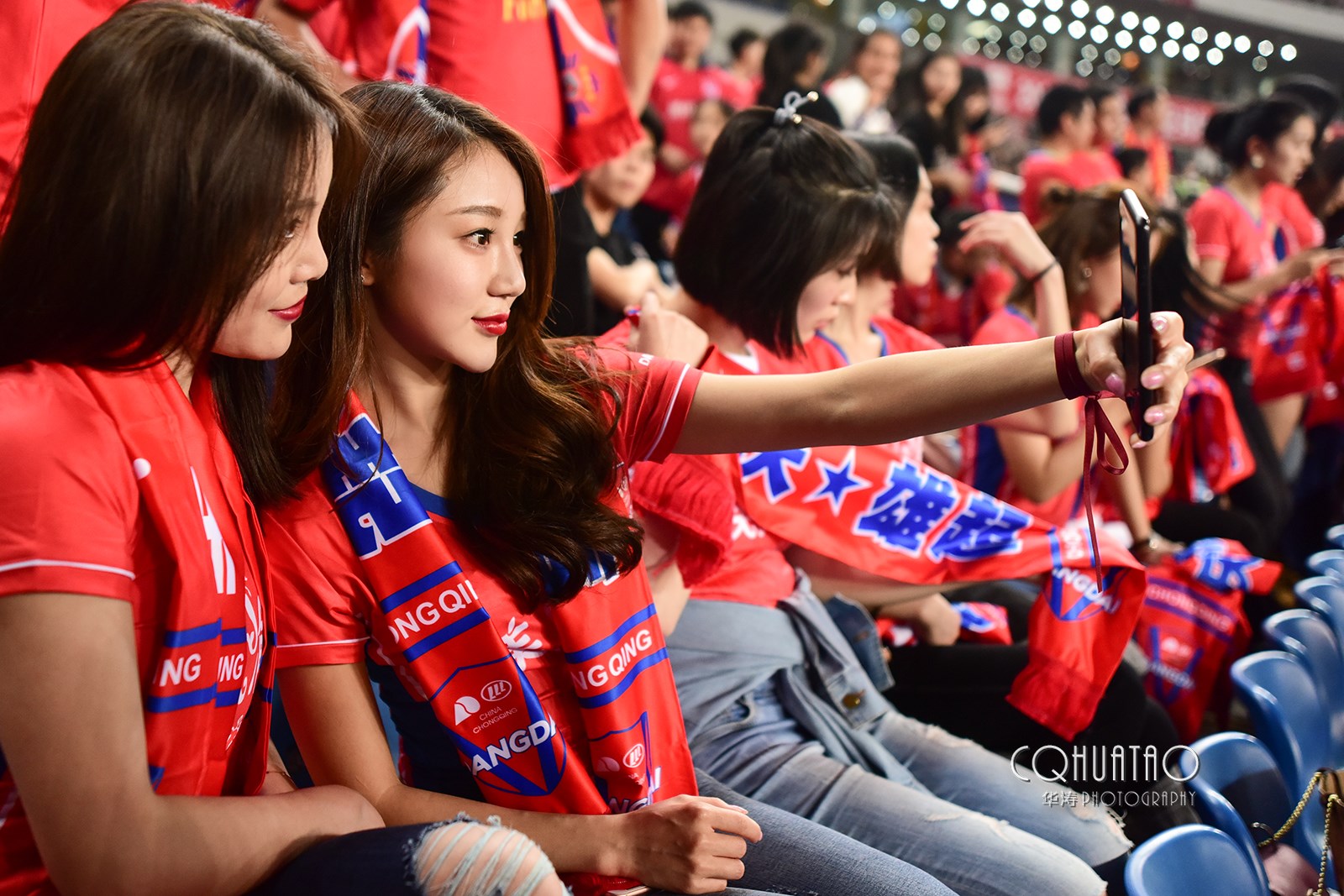 重庆斯威足球队的美女球迷专辑