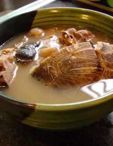 这些超养生靓汤, 帮你祛除四月湿气|猪|土茯苓|绵茵陈_新浪新闻