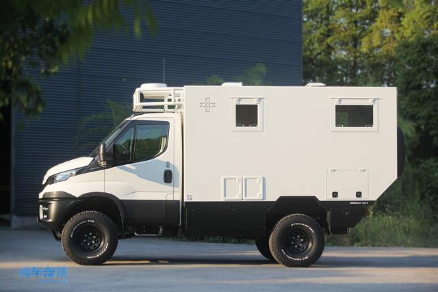 为户外而生-依维柯领步者d越野房车